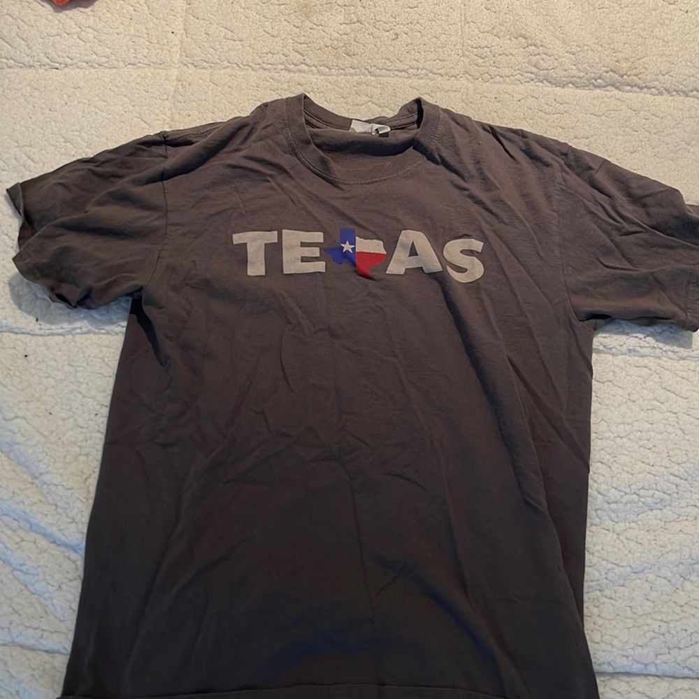 Grey men’s medium Texas shirt